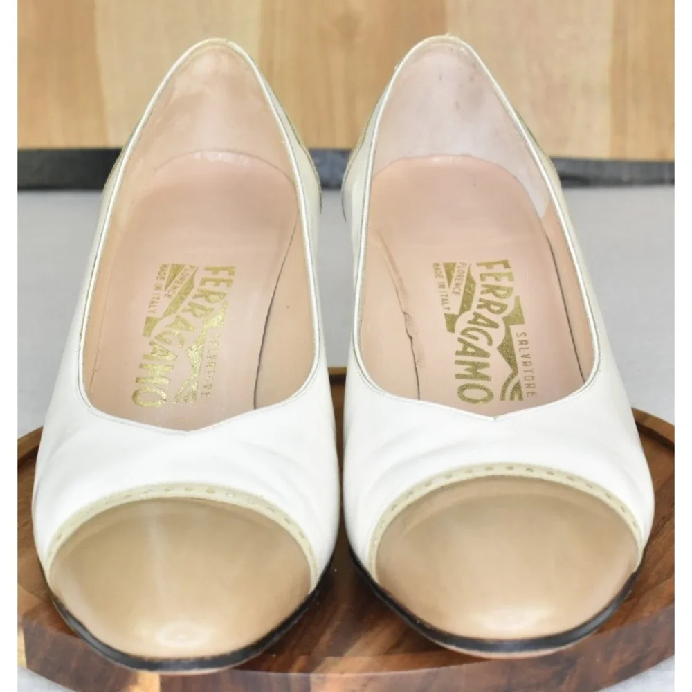 Salvatore Ferragamo Maresca Women Shoes Sz US 8.5 B Pumps Two Tone Cream & Taupe